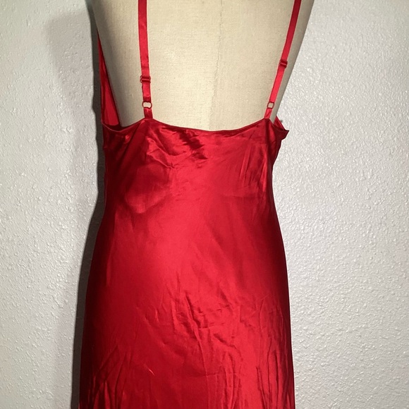 Victoria’s Secret Vintage red 100%silk lingerie size medium - Picture 7 of 8